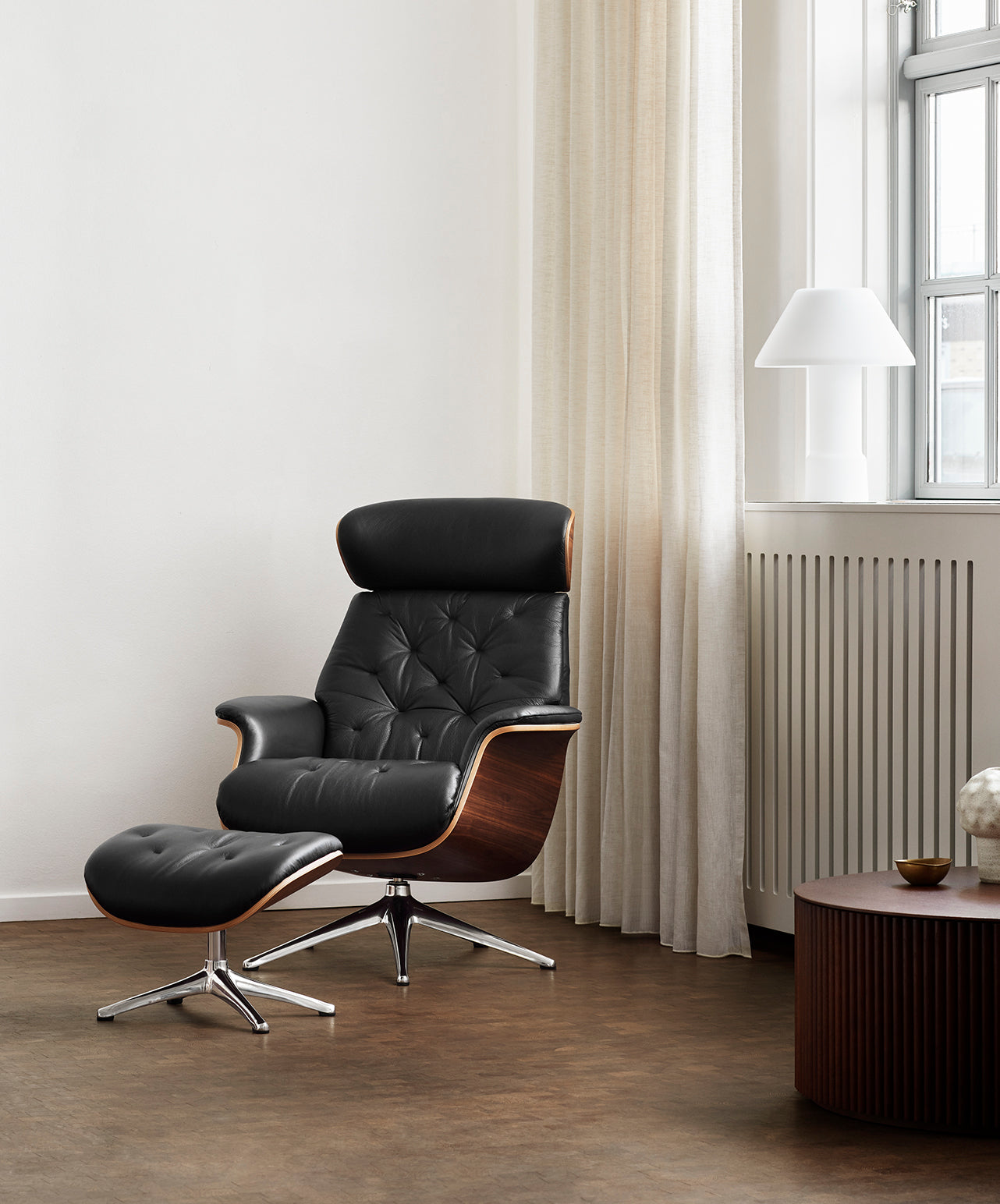 Chaise Longue lounge chair Flexlux Actona volden simile vitra eames ottoman