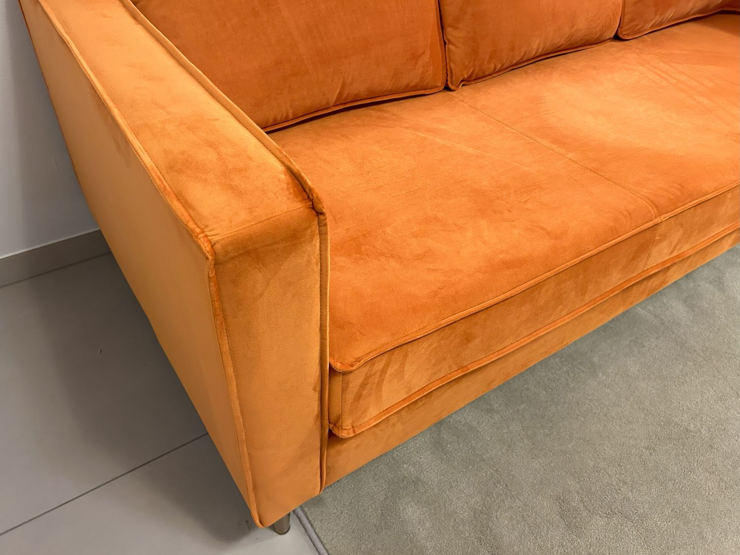 Momo Sofa