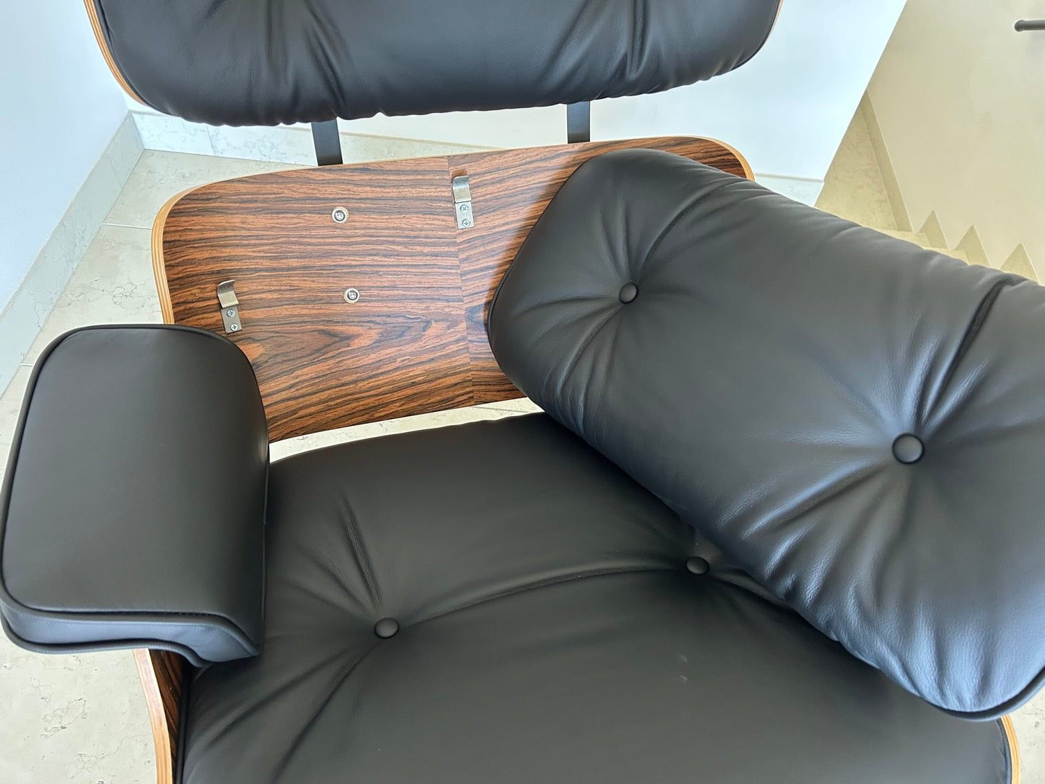 reinterpretazione vitra lounge chair & ottoman Charles & e Ray Eames