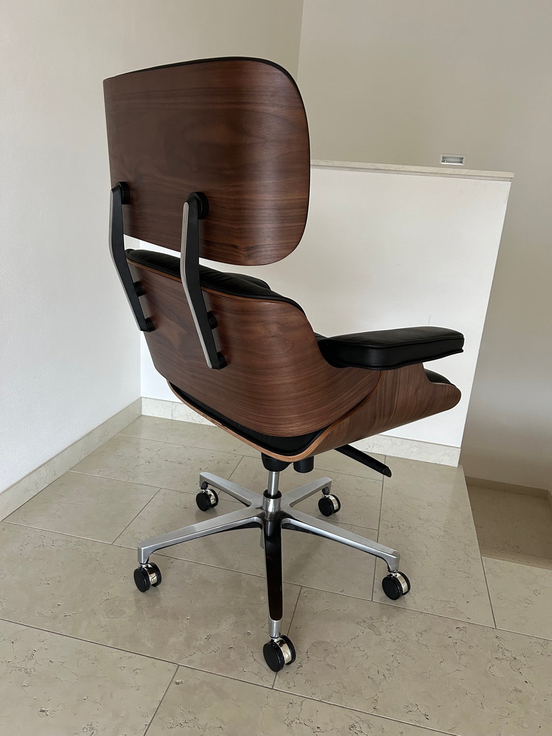 vitra lounge chair & ottoman Charles & e Ray Eames ufficio presidenziale
