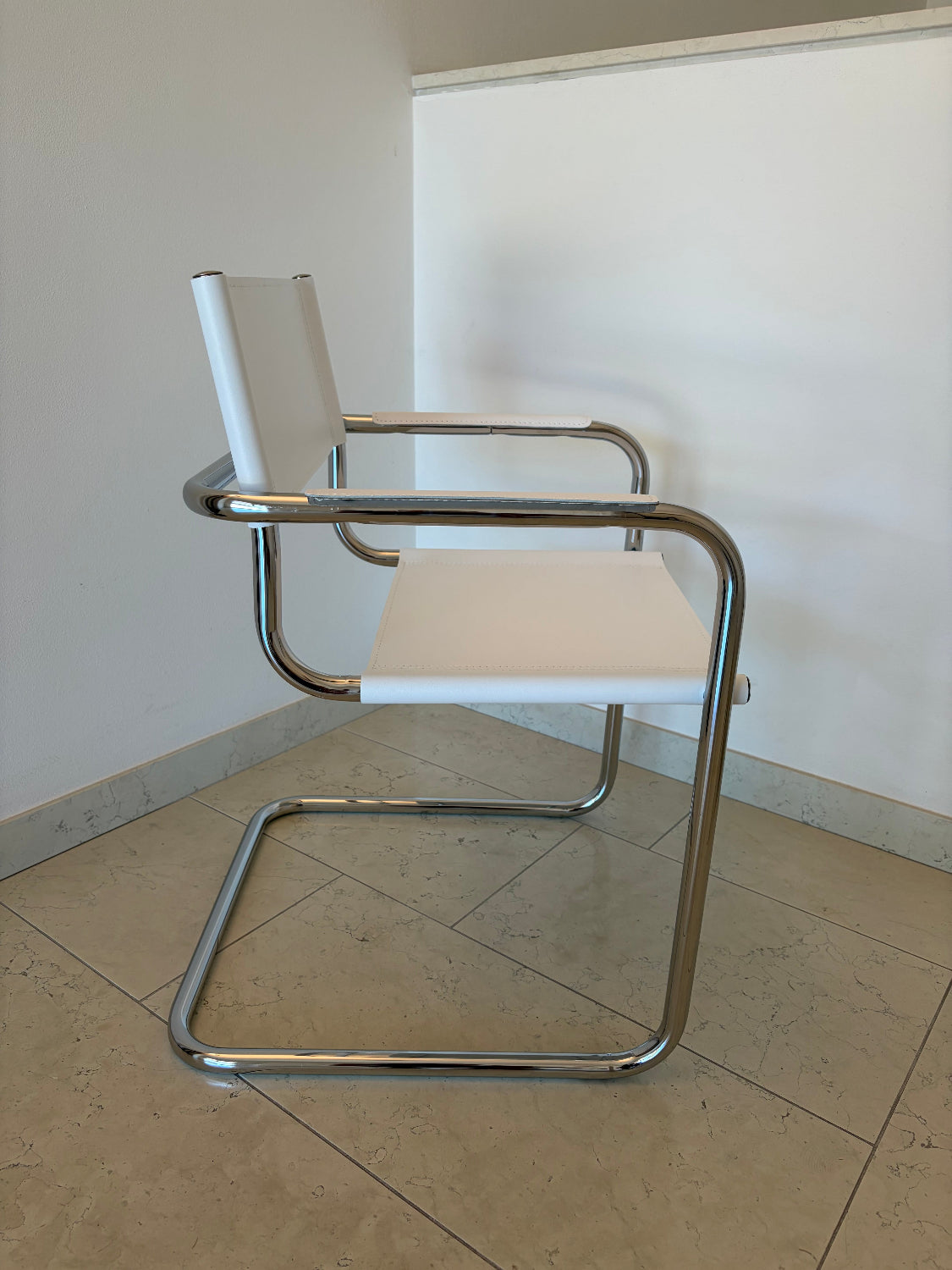 Sedia Marte con braccioli