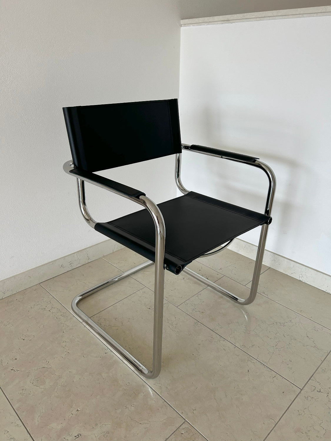 Sedia Marte con braccioli