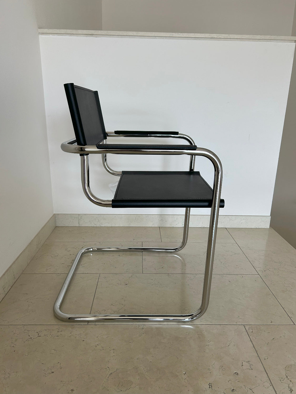 Sedia Marte con braccioli