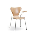 sedia ispirata alla sedia seven di arne jacobsen collezione fritz hansen series 7