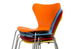 sedia ispirata alla sedia seven di arne jacobsen collezione fritz hansen series 7