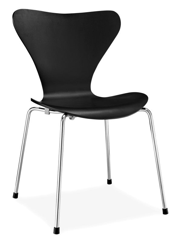 sedia ispirata alla sedia seven di arne jacobsen collezione fritz hansen